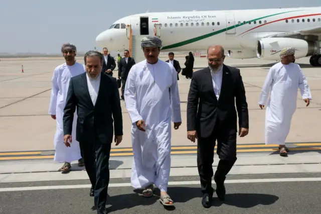 عباس عراقچی در بدو ورود به مسقط