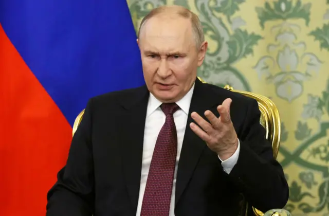 Foto Onyeisiala mba Rọshịa bụ Vladimir Putin n’oge o zutere Onyeisiala mba Guinea-Bissau bụ  Umaro Sissoco Embalo na Mosko na Febuwari 26, 2025