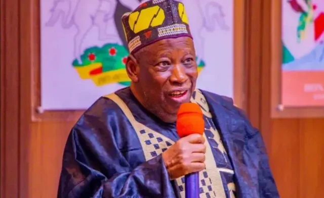 Ndị mmadụ akatọọla Ganduje maka ịkpọ oku ka Naịjirịa nwee naanị otu pati