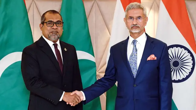 मालदीव के विदेश मंत्री अब्दुल्ला खलील (बाएं) और भारत के विदेश मंत्री एस जयशंकर (दाएं) (फ़ाइल फ़ोटो)
