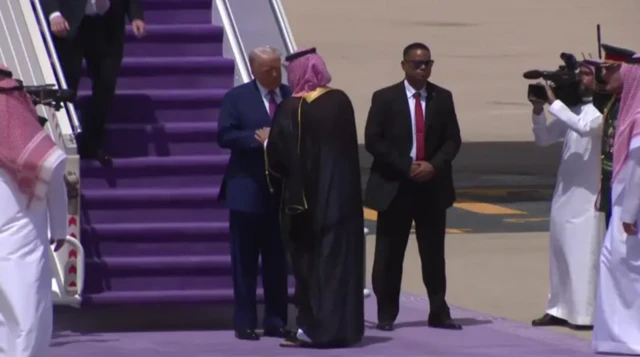 Mohammed bin Salman na Donald Trump n’ọdọ ụgbọelu King Khalid airport dị na Riyadh
