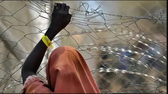 Dadka hoy'aanta ah ayay tiradooda laba-laabmatay