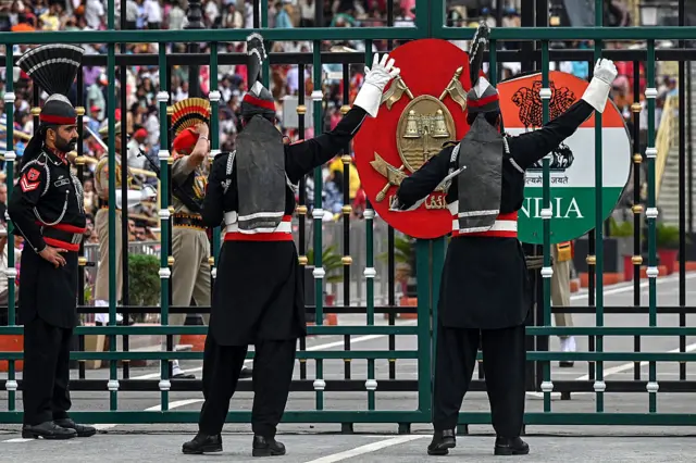 پاکستان اور انڈیا، واہگہ اٹاری سرحد