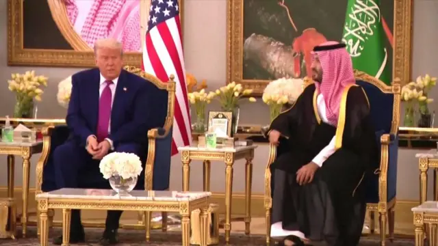 Doonaald Tiraamp mootii Mohaammad bin Salmaan waliin