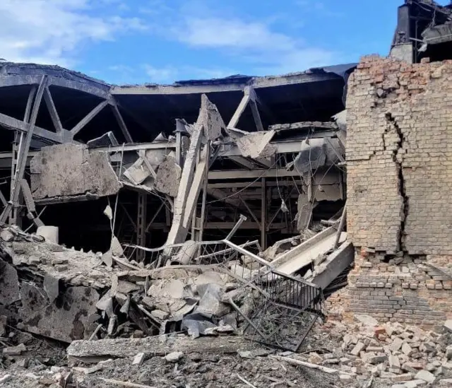 Власти опубликовали фото с последствиями удара
