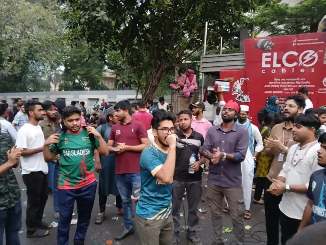 জগন্নাথ বিশ্ববিদ্যালয়ের শিক্ষার্থীদের আন্দোলন