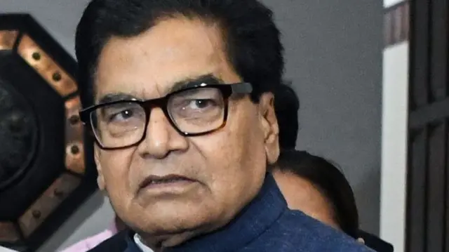 सपा नेता रामगोपाल यादव ने अपनी टिप्पणी पर सफ़ाई दी है.