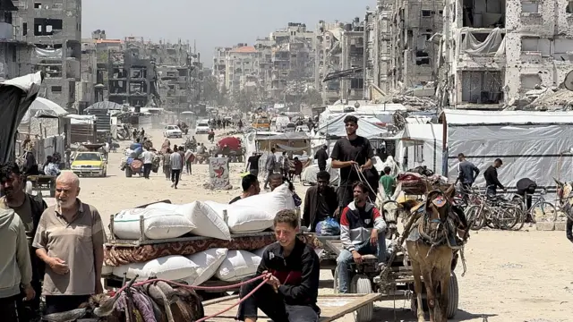 Ndị Palestine na-agbapụ ọsọ ndụ dịka mwakpo ndị Izrel na-akawanye njọ na Gaza