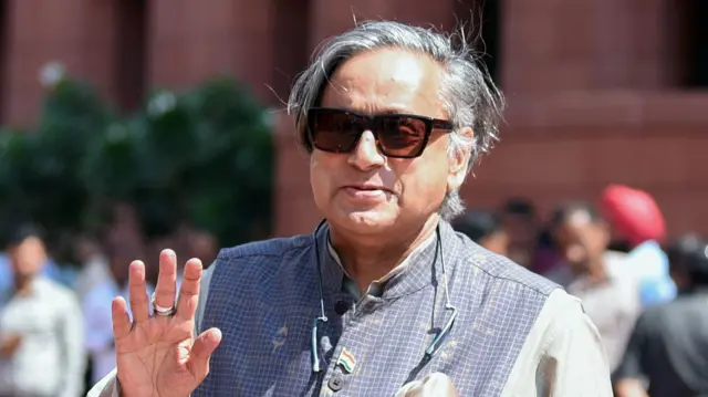 शशि थरूर