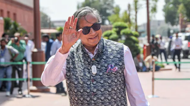 शशि थरूर