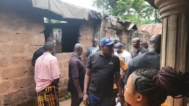 Mgbe ndị ọrụ nchekwa na ndị ọzọ wuchiri n'ebe arụ ahụ mere.