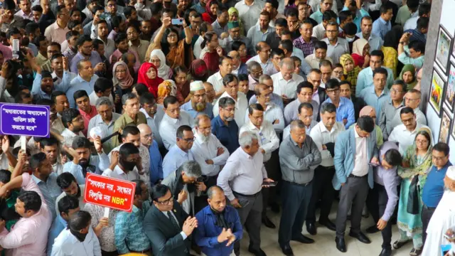 চার দফা দাবিতে চেয়ারম্যানের সাথে অসহযোগ আন্দোলন ও কর্মবিরতির ঘোষণা করেছে এনবিআর সংস্কার ঐক্য পরিষদ