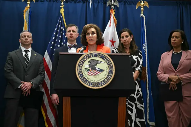 مصاحبه مطبوعاتی مقام‌های دی سی