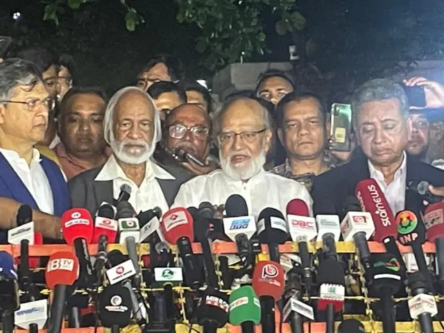 প্রধান উপদেষ্টার সঙ্গে বৈঠকের পর বিএনপি নেতাদের সংবাদ সম্মেলন