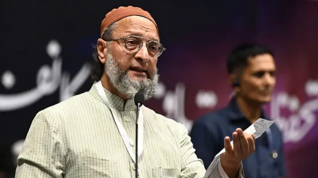 एआईएमआईएम सांसद असदुद्दीन ओवैसी