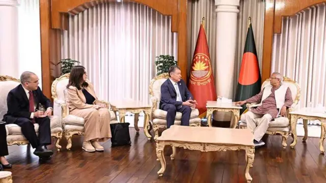 ইউএসসিআইআরএফ প্রতিনিধি দলের সঙ্গে প্রধান উপদেষ্টা মুহাম্মদ ইউনূস