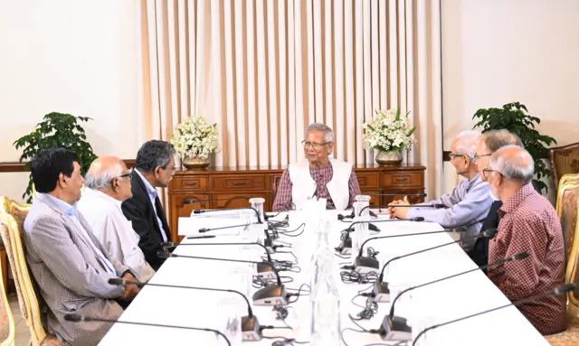 প্রধান উপদেষ্টা প্রফেসর মুহাম্মদ ইউনূসের সভাপতিত্বে  আজ অনুষ্ঠিত হলো ঐকমত্য কমিশনের সভা