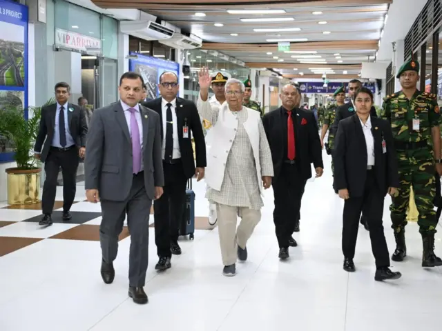 অধ্যাপক ইউনূস ও তার সফরসঙ্গীরা