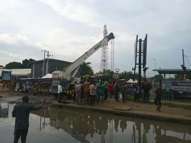 Otu onye anwụọla oge nnukwu ugbo 'billboard' dara n'Abịa steeti