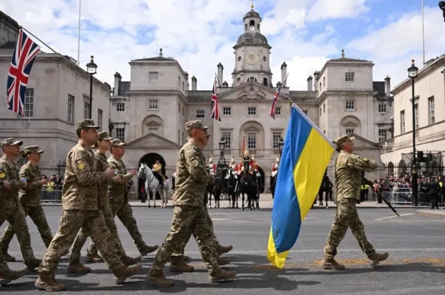 Украинские военные в Лондоне
