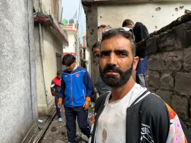 মেহতাব দীন জানিয়েছেন তিনি বাড়ি ছাড়বেন না