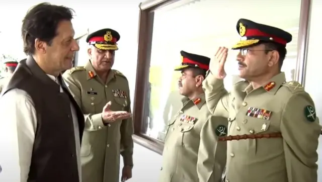 عمران خان، فوج