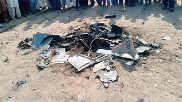 ড্রোনের ধ্বংসাবশেষ