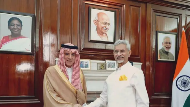 সৌদি আরবের পররাষ্ট্র প্রতিমন্ত্রী আদেল আল জুবায়েরের সঙ্গে ভারতের পররাষ্ট্রমন্ত্রী এস জয়শঙ্কর