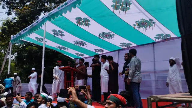 মঞ্চে জড়ো হয়েছেন এনসিপির নেতারা