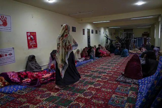 పాకిస్తాన్ సైన్యం పశ్చిమ సరిహద్దు వెంబడి దాడులు చేసిందని, వాటిని తిప్పికొట్టామని భారత్ చెప్పింది