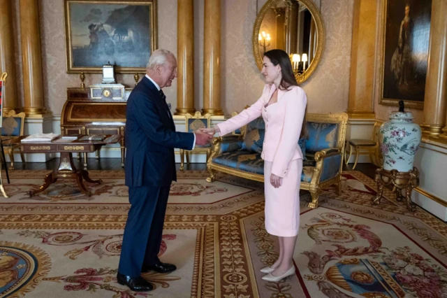 Встреча короля Карла с Александрой Матвийчук