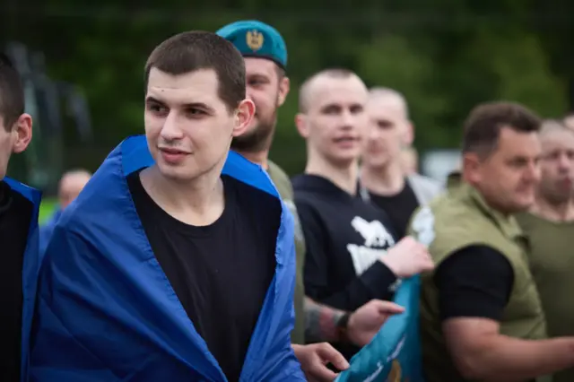 Вернувшиеся укранские военнопленные