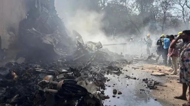 বিমানের ধ্বংসাবশেষ