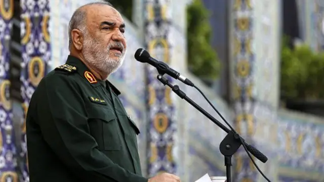 ईरान रिवॉल्यूशनरी गार्ड के चीफ़ हुसैन सलामी