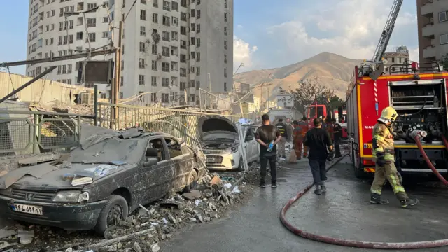 من آثار الضربات الاسرائيلية على إيران