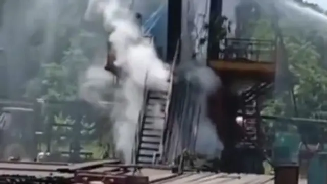 ओएनजीसी के कुएं की तस्वीर