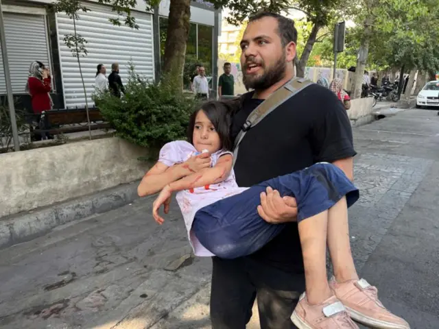 صور من طهران يوم الأحد