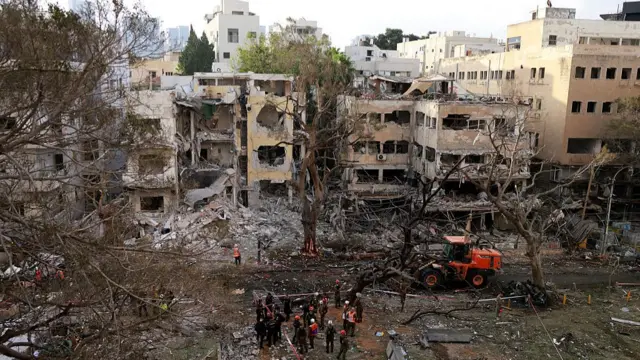 क्षतिग्रस्त इमारतें