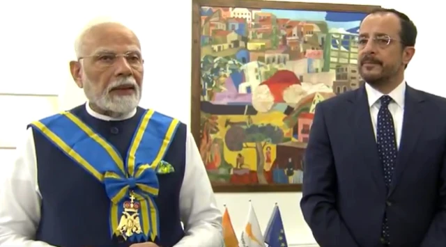 भारत के प्रधानमंत्री नरेंद्र मोदी और साइप्रस के राष्ट्रपति निकोस क्रिस्टोडौलाइड्स