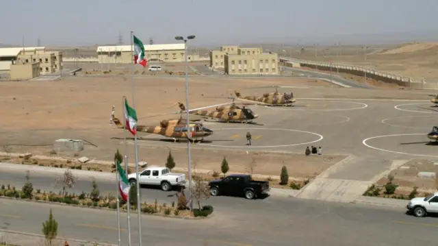 তেহরানের ২৫০ কিলোমিটার দক্ষিণে নাতাঞ্জ ইউরেনিয়াম সমৃদ্ধকরণ কেন্দ্র (৩০ মার্চ, ২০০৫ সালে তোলা ছবি )