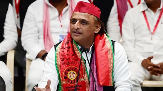 अखिलेश यादव