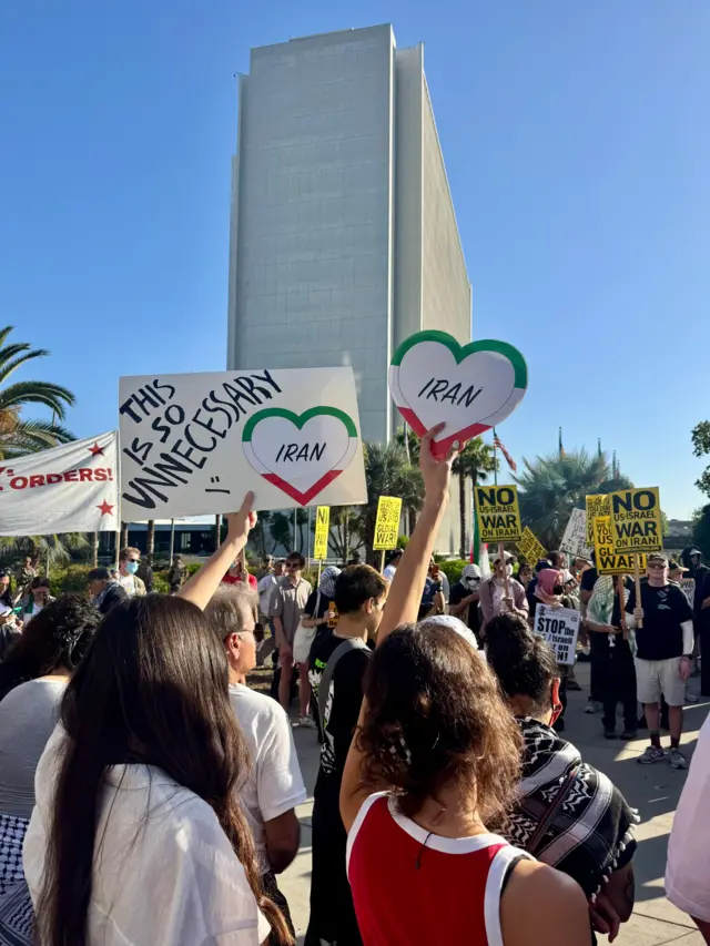 تجمع مخالفان جنگ در لس‌آنجلس