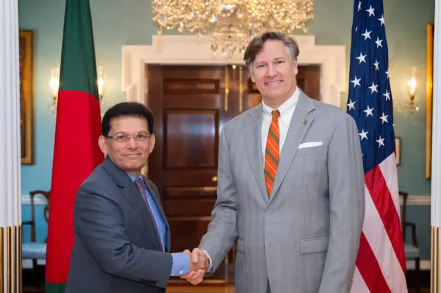 বাংলাদেশের জাতীয় নিরাপত্তা উপদেষ্টা খলিলুর রহমান ও মার্কিন উপ-পররাষ্ট্রমন্ত্রী ক্রিস্টোফার ল্যান্ডাউ
