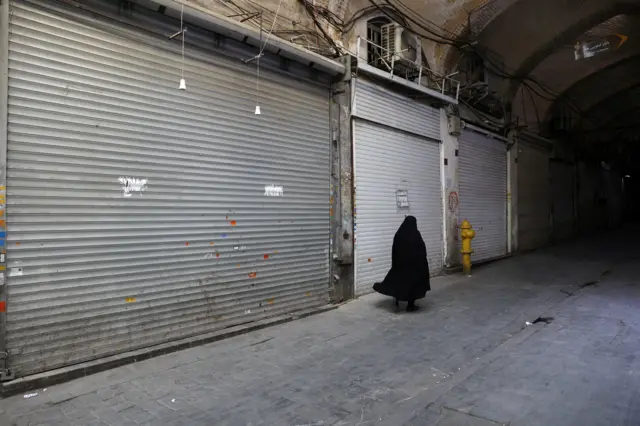 بازار تهران که همواره نمادی از قلب اقتصاد ایران بوده، چند روزی است که بسته و از هیاهوی روزانه به دور است