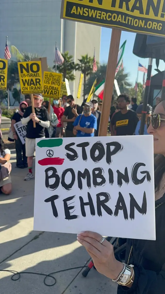 تجمع مخالفان جنگ در لس‌آنجلس