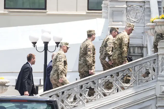 Прибытие делегаций на переговоры в Стамбул