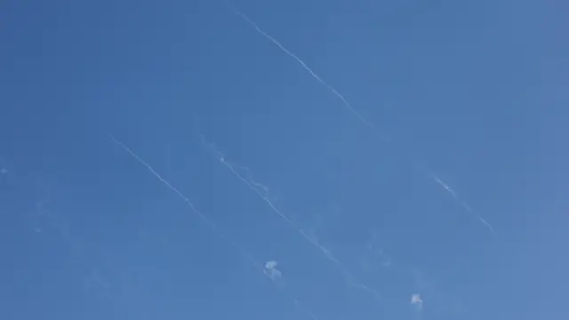 الصواريخ الإيرانية في سماء إسرائيل.