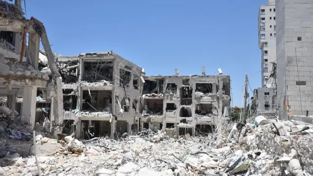 क्षतिग्रस्त इमारतें