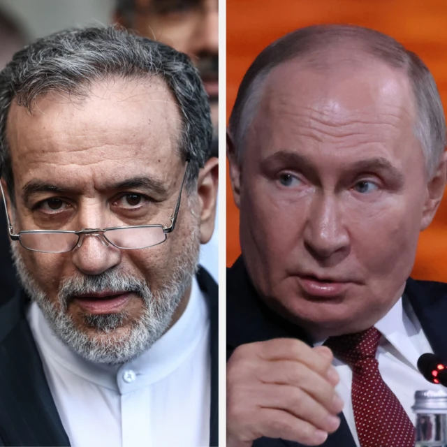 Ngoại trưởng Iran Abbas Araghchi (trái) và Tổng thống Nga Vladimir Putin