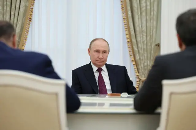 Tổng thống Nga Vladimir Putin trong cuộc họp với Ngoại trưởng Iran Abbas Araghchi tại Moscow